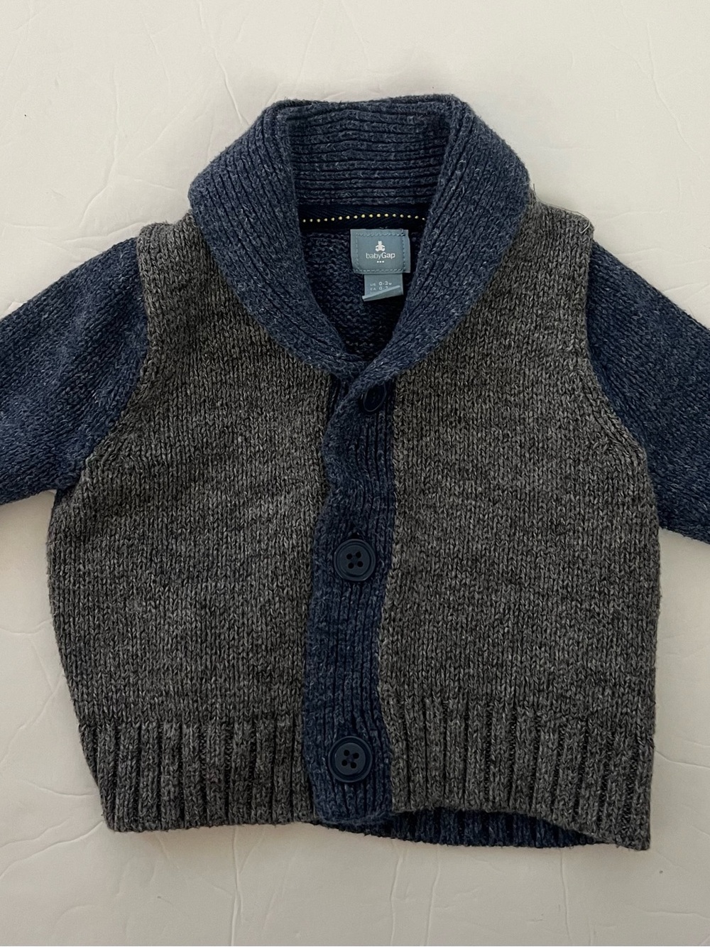 GAP 0-3m baby Boys' Shawl Collar Cardigan - Gray & Navy NWOT never worn